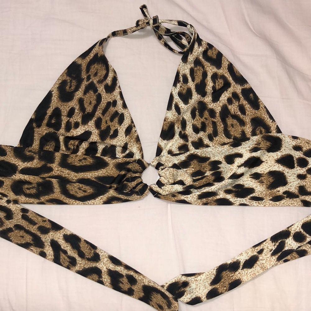 Size small leopard print crop top